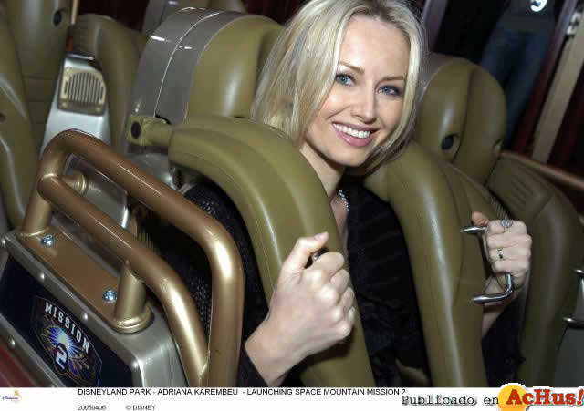 Imagen de Disneyland Paris  Adriana Karembeu